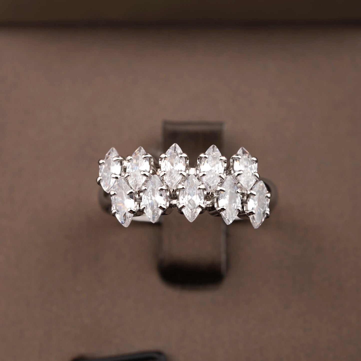1 Set of Luxurious and Elegant Jewelry Set with Sparkling Cubic Zirconia Teardrop Design, Suitable for Women to Wear at Weddings and Banquets. Gift Box Not Included