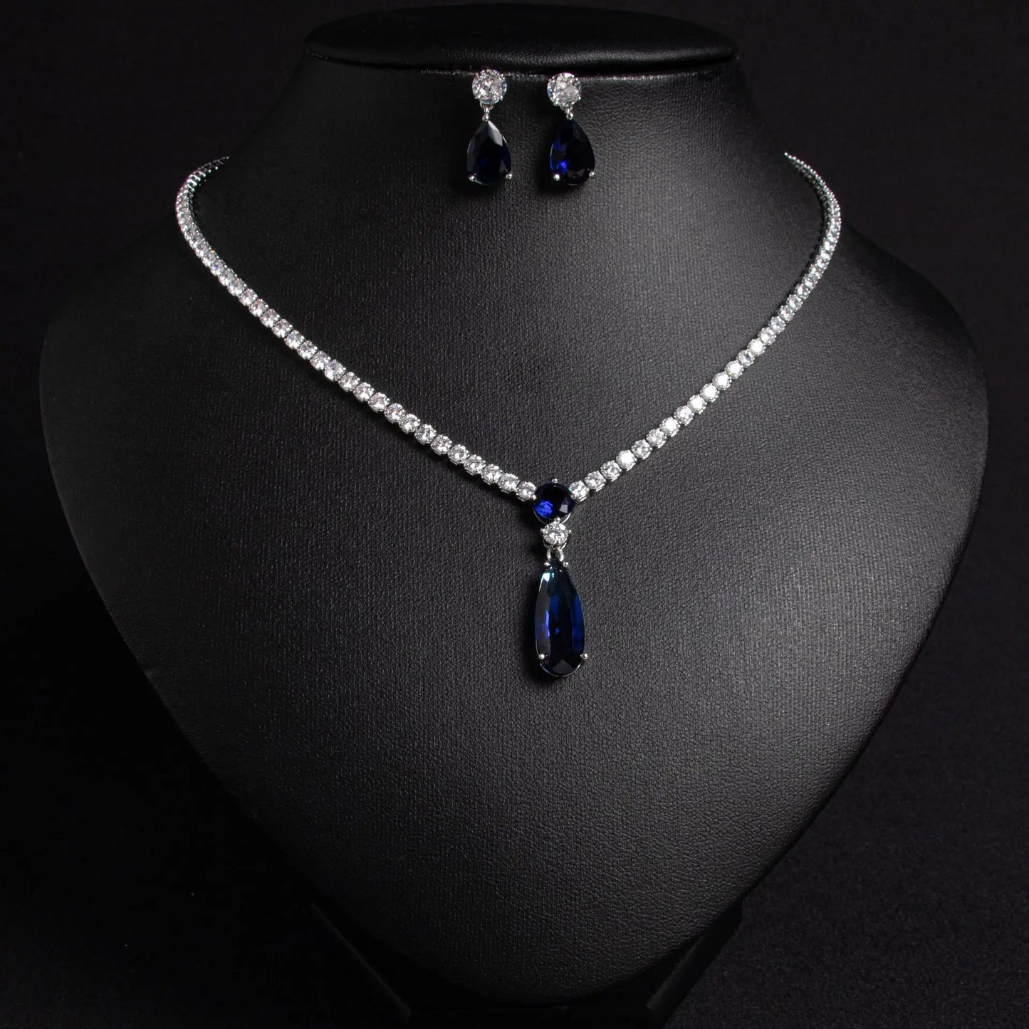Fashionable Red Water Droplets Bride Micro Set Zircon Women's Light Luxury Design Vintage Elegant And Simple Collarbone Chain