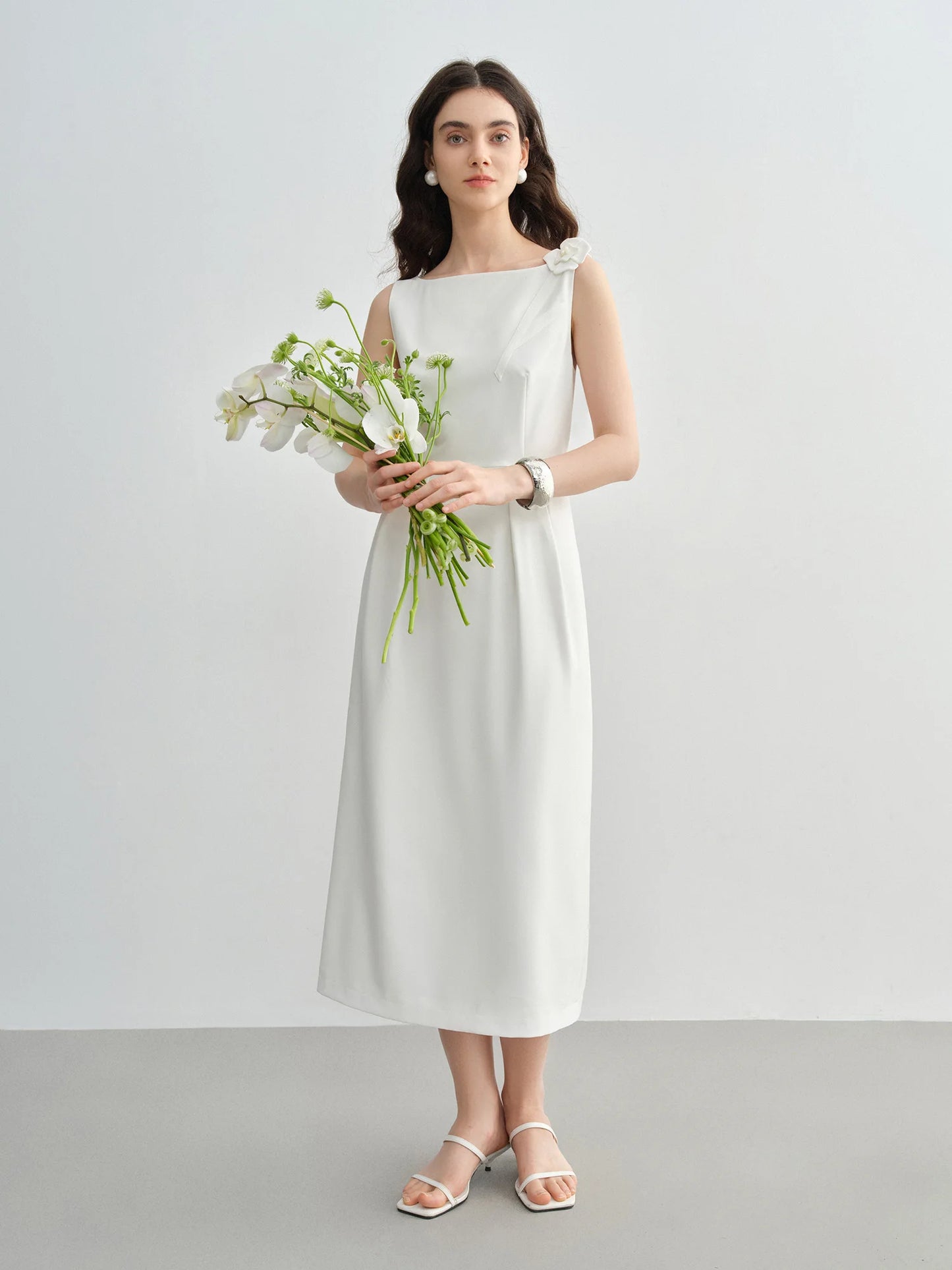 DUSHU Plus Size  2025 New Arrival Women's Choker Vest Dress with 3D Flower Brooch Stylish and Elegant Summer Dress 25DS82557