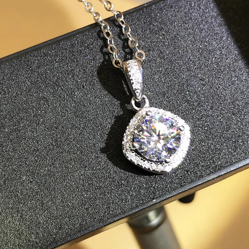 Silver 925 4 prong Moissanite Pendant Necklace For Women Trendy Design D Color VVS Pass Diamond Test Jewelry with box GRA