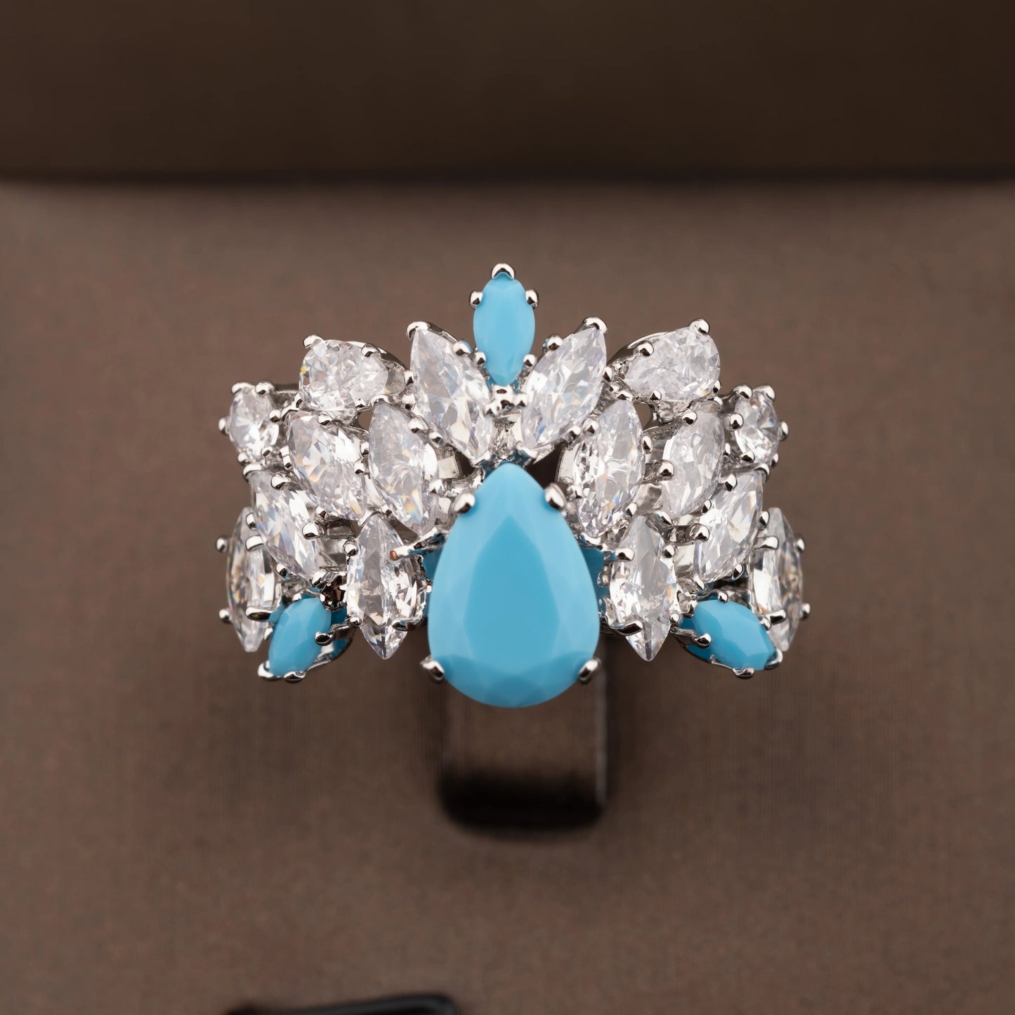 1 Set of High-End Luxury Jewelry Set with Sparkling Cubic Zirconia and Wheat Ear Design, Suitable for Women to Wear at Weddings