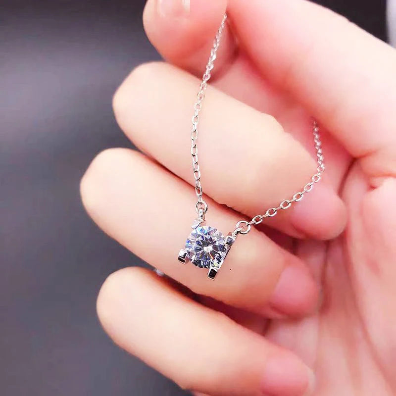 Silver 925 4 prong Moissanite Pendant Necklace For Women Trendy Design D Color VVS Pass Diamond Test Jewelry with box GRA