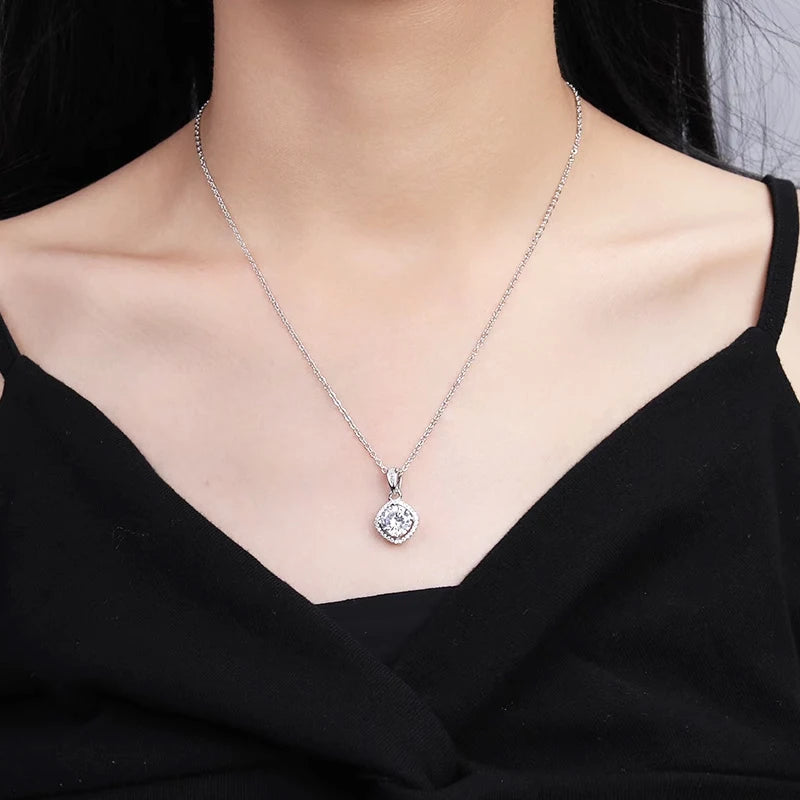 Silver 925 4 prong Moissanite Pendant Necklace For Women Trendy Design D Color VVS Pass Diamond Test Jewelry with box GRA